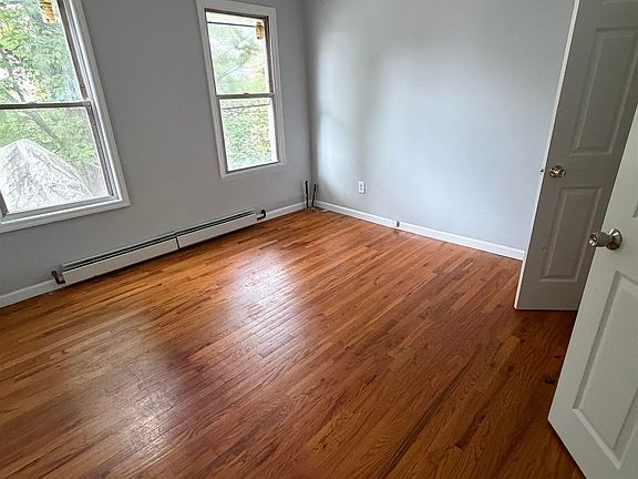 3rd image of 113 Myrtle Ave #1