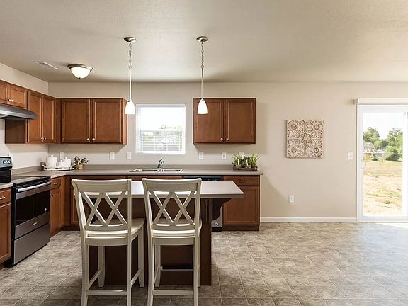 2nd image of 102 Fairmont