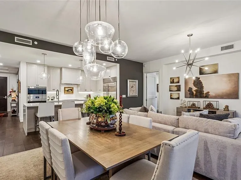 2520 Peachtree Rd #602 — Photo 4