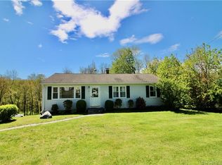 4 Alexander Dr, Brookfield, CT 06804