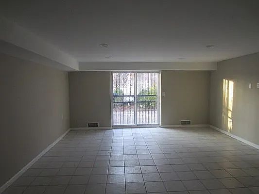 3rd image of 7 Paerdegat 13 St