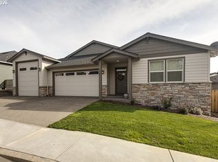 1668 NE Clayton Dr, Estacada, OR