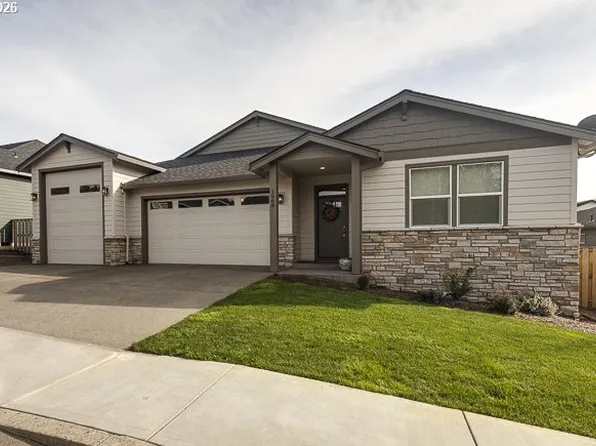 1668 NE Clayton Dr, Estacada, OR 97023