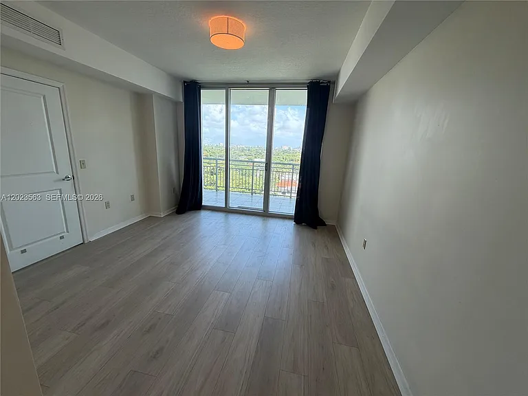 2021 SW 3rd Ave #902 — Photo 8