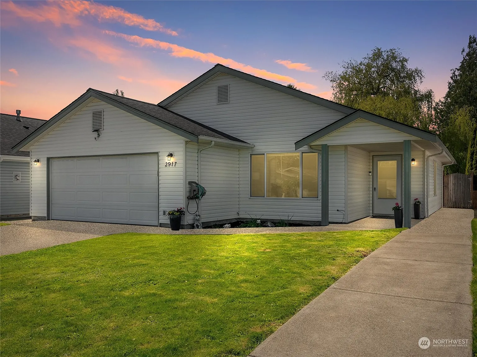2917 Seaview Circle photo 1