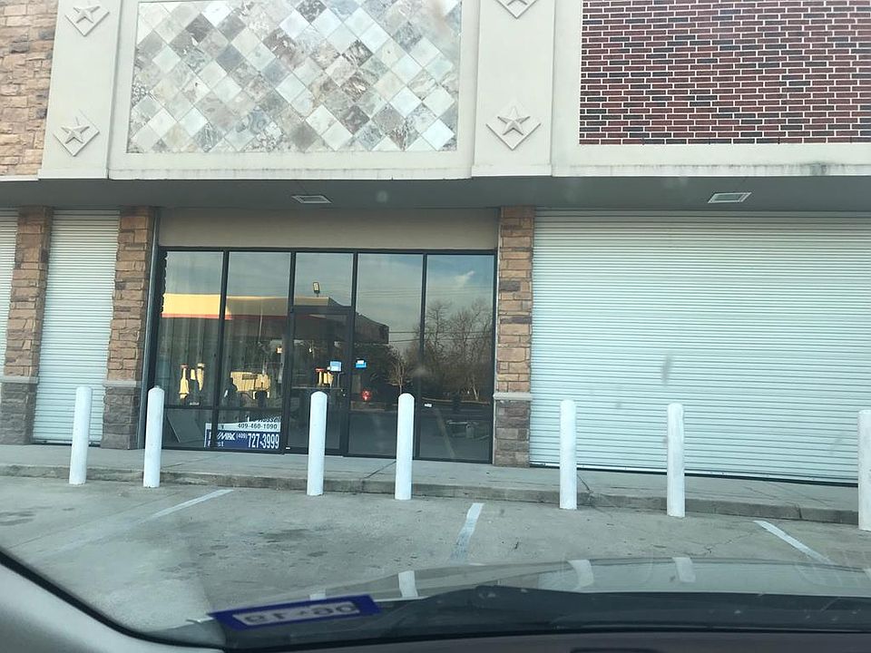 2nd image of 2580 S 4th St