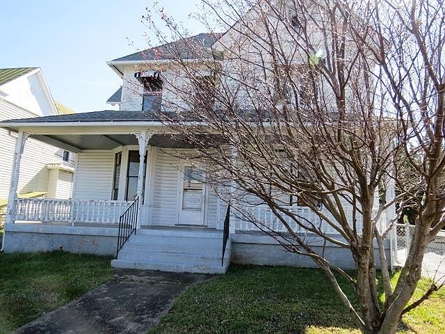 1st image of 205 Broad St