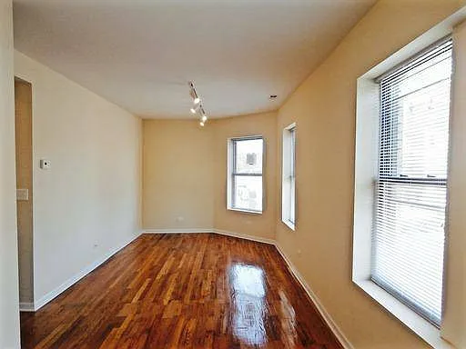 3003 W Lawrence Ave #2W — Photo 2