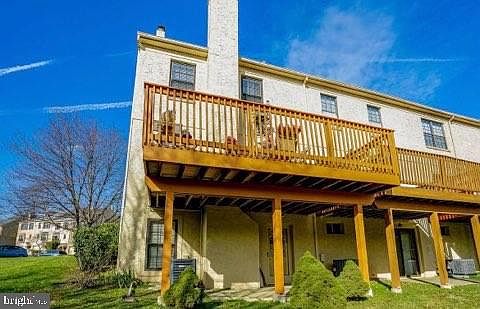 4th image of 532 Canterbury Rd W
