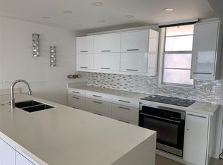3010 Marcos Dr APT R304, Aventura, FL 33160