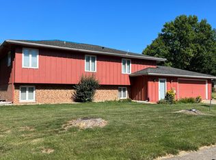 3122 Olympic Dr, Springfield, IL 62704