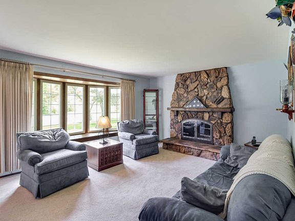 2nd image of 8026 W Hilltop Ln