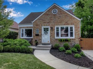 60 Bissell Dr, Amherst, NY 14226