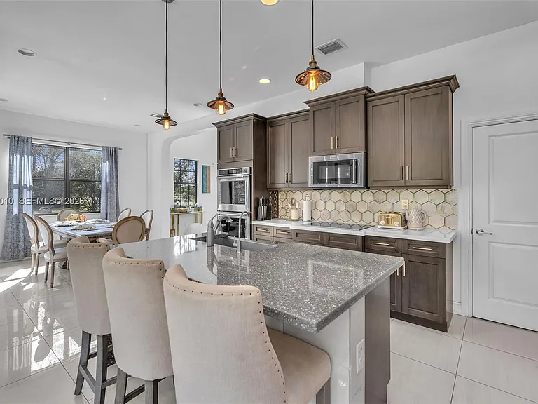 865 SW 113th Ln — Photo 10