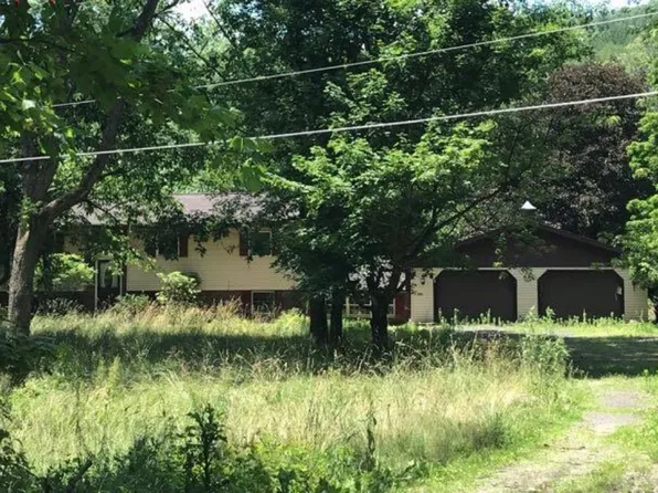 2754 Evergreen Dr, Clarks Summit, PA 18411