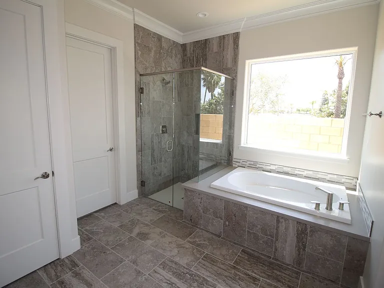 2104 Las Palmas — Photo 10