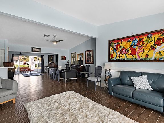 4th image of 9231 N Cypress Circle
