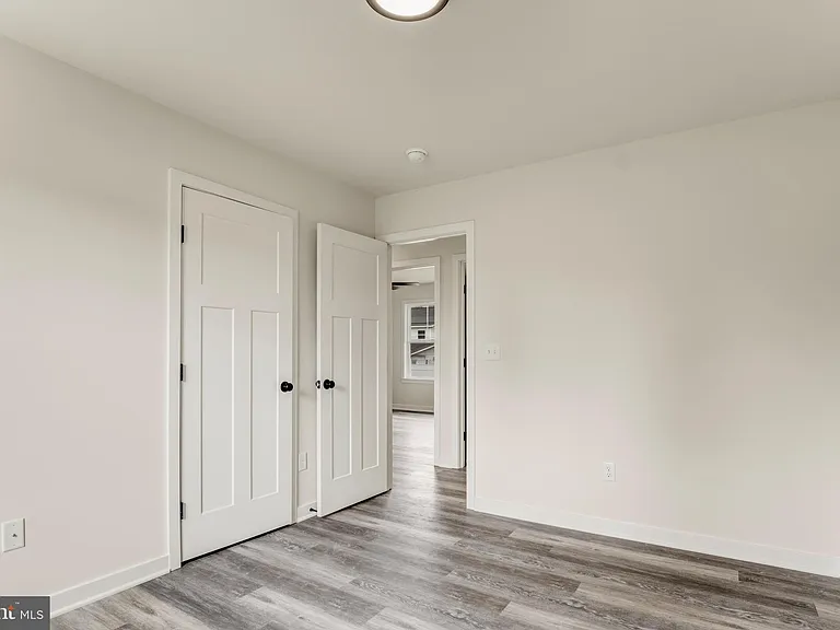 17 Carol St — Photo 38