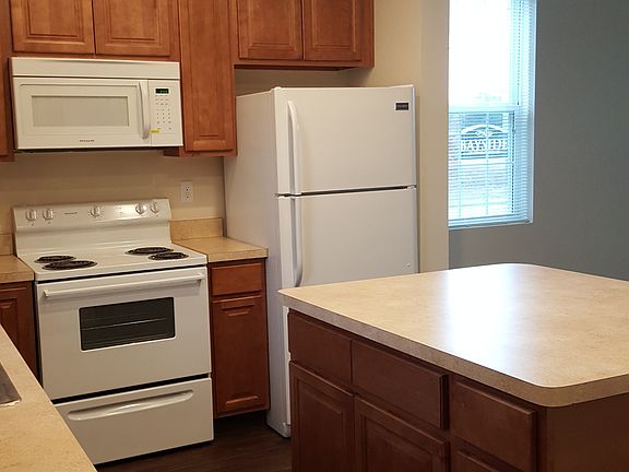 3rd image of 5465 Tretorn Dr