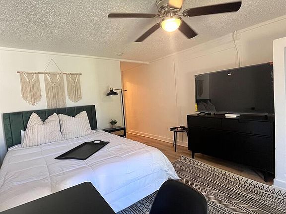 2nd image of 1916 McBroom St #6