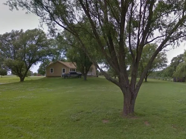 24504 S Myers Ct, Peculiar, MO 64078