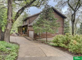 9818 N 34th St, Omaha, NE 68112