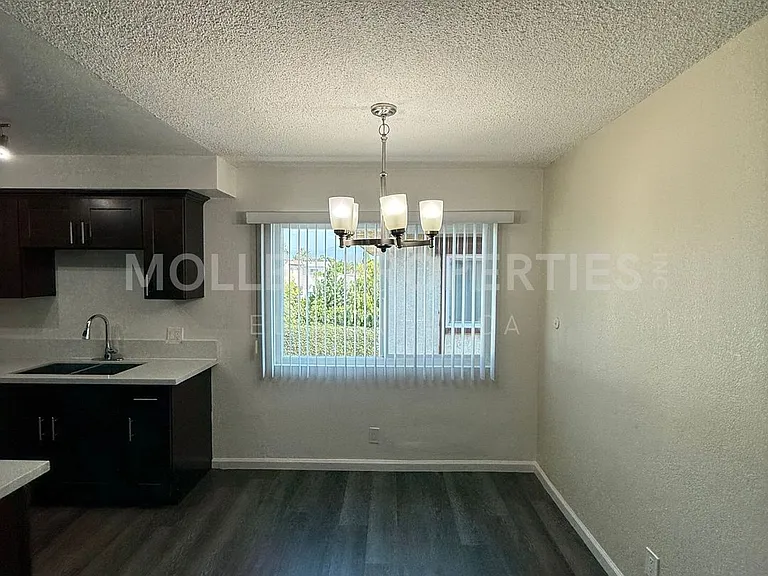 Third St Alhambra 1625 — Photo 4
