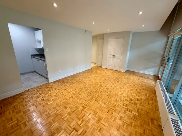 1137 Royal York Rd, Toronto, ON M9A 4A7