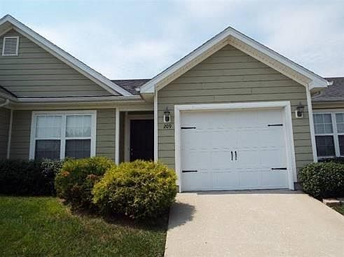 1st image of 209 Charleston Ct