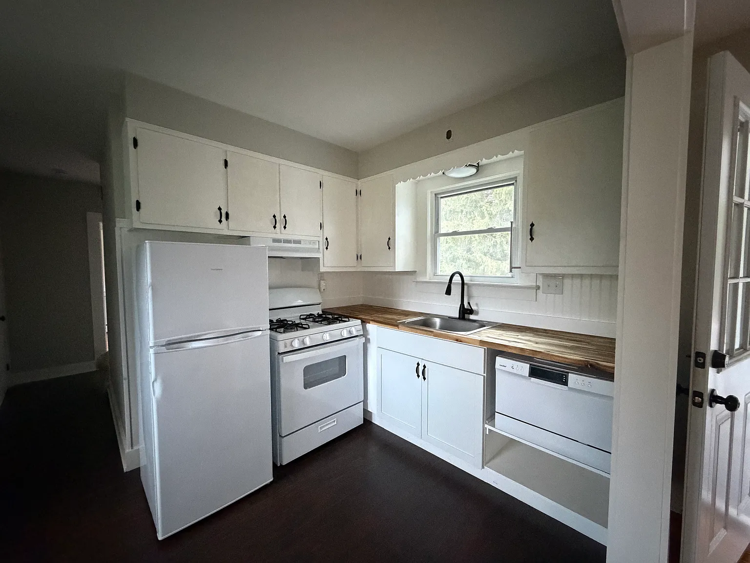 2 bed, 1100 sqft, $1,350 — Photo 3