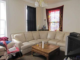 4th image of 261 Ontario St