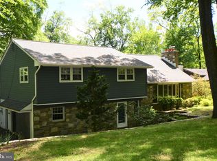 2135 Country Club Dr, Huntingdon Valley, PA 19006