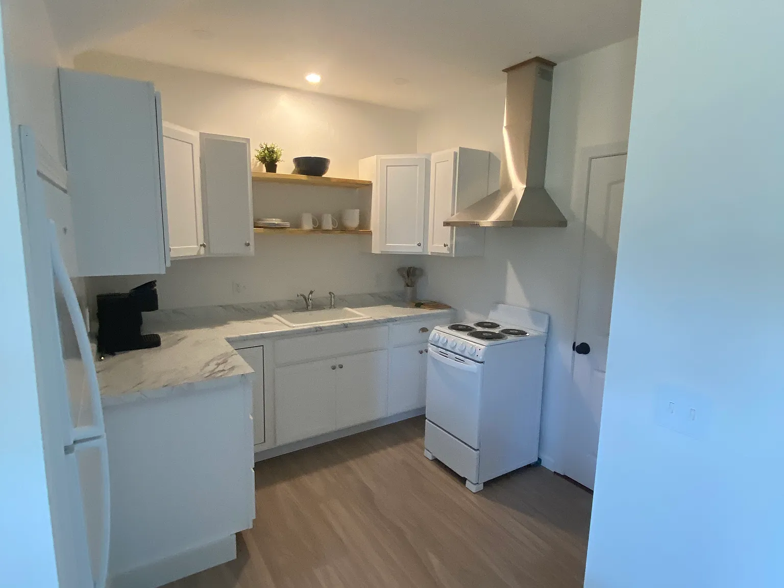 1 bed, 460 sqft, $1,900 — Photo 3