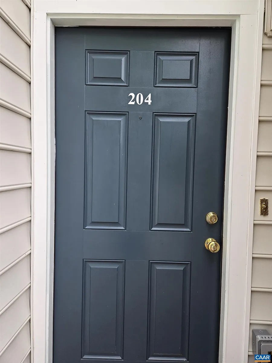 Building Photo - 1055 Weybridge Ct #204
