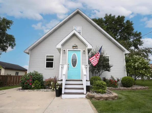 122 4th St, Freeland, MI 48623