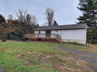 13096 Furnace Mountain Rd, Lovettsville, VA 20180