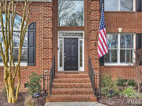 2nd image of 12727 Lindrick Ln