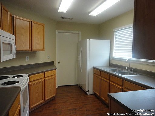 4th image of 11019 Monahan Park