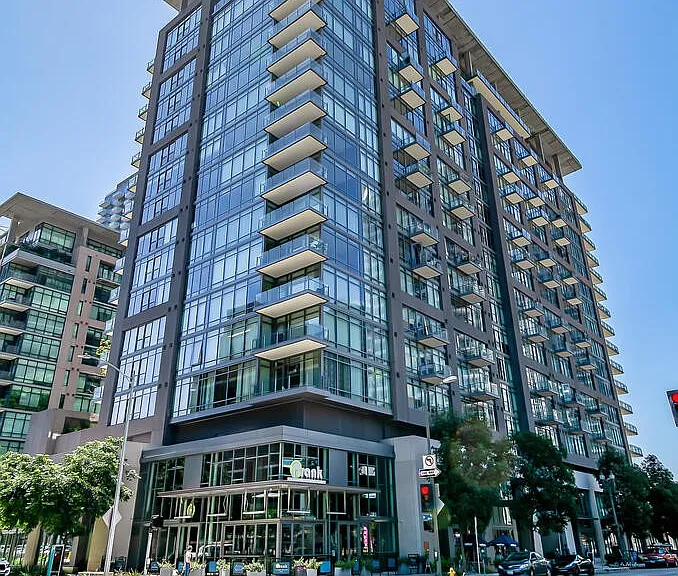 1100 S Hope St — Photo 24