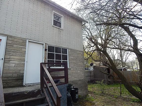 2nd image of 41 Kidder St