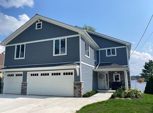 3421 Mann Rd, Clarkston, MI 48346