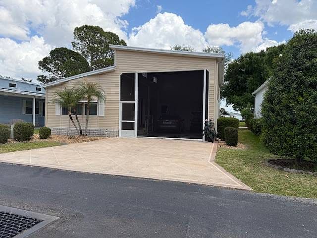 1st image of 654 Safari Hunt Dr