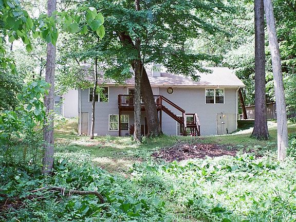 3rd image of 35022 Riverview Dr