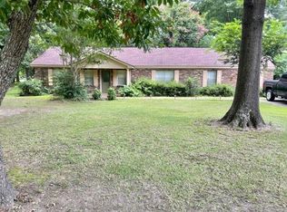 139 Oak Dr, Greenville, MS 38701