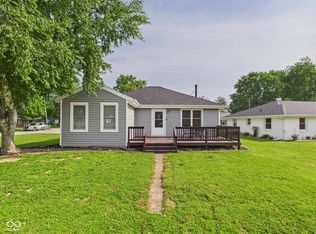 624 10th St, Chesterfield, IN 46017