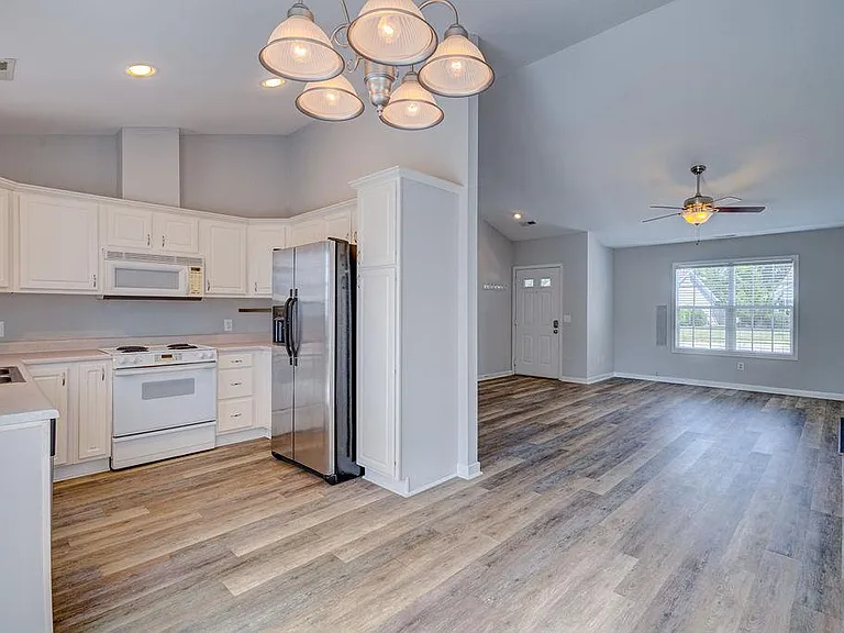 305 Hixon Pl — Photo 21