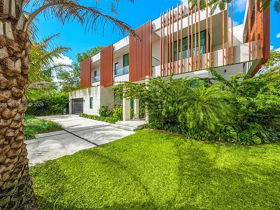 4th image of 7700 SW 50th Ct