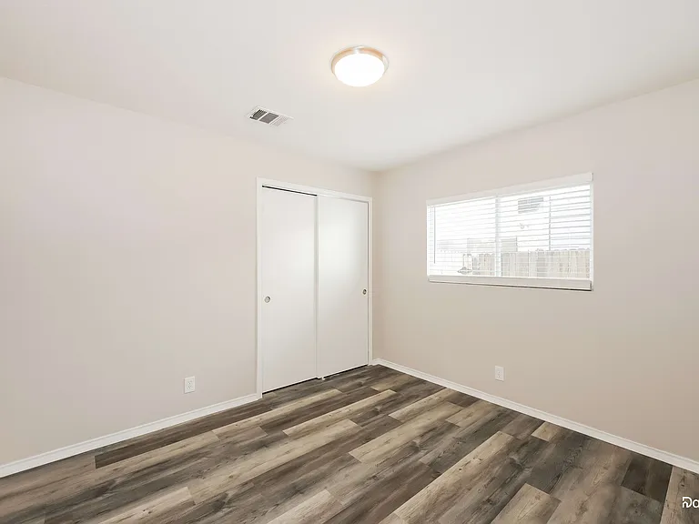 307 Mallow Grv — Photo 12