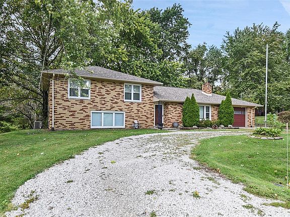 2nd image of 48 Summit Dr