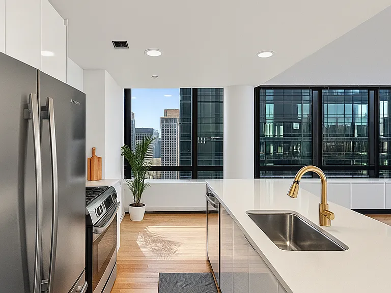 1113 York Ave #32E — Photo 4